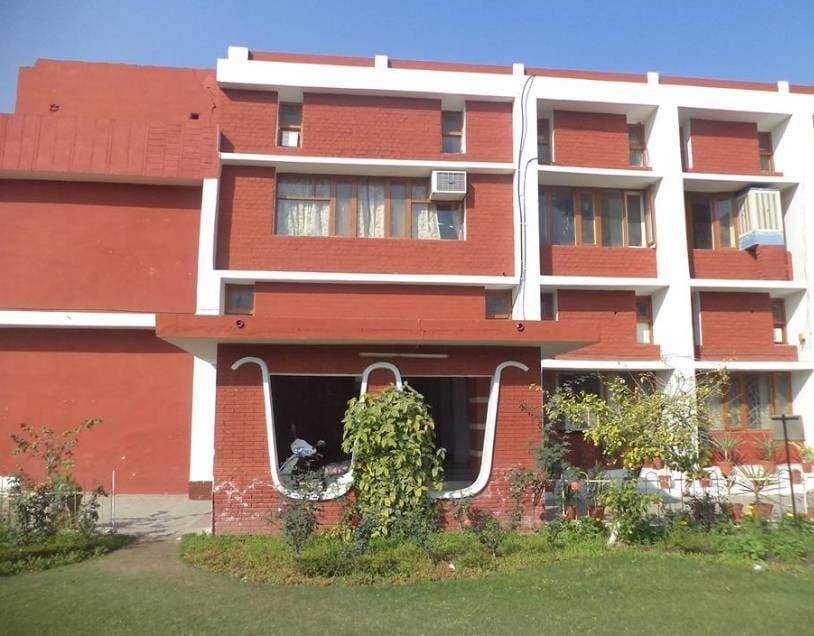 MAHANT GURBANTA DASS MEMORIAL COLLEGE OF PHARMACY